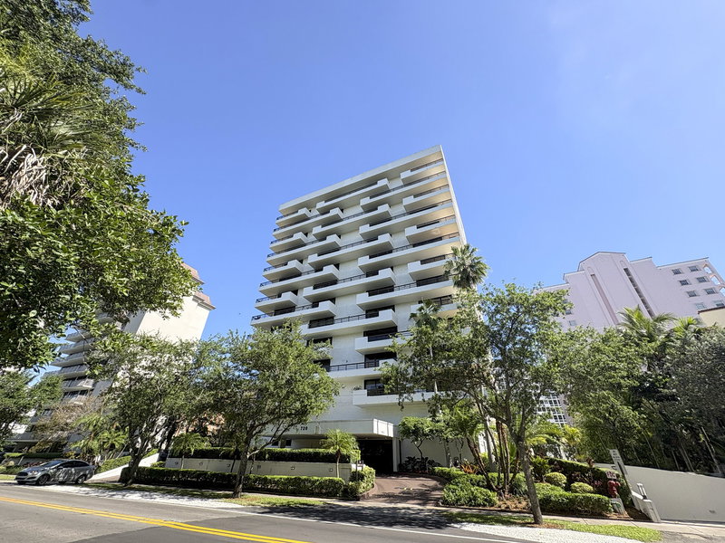 Granada Park Condo main photo